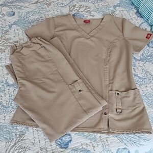 Dickies Tan Scrub Set